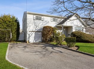 2995 Judith Dr, Merrick, NY 11566