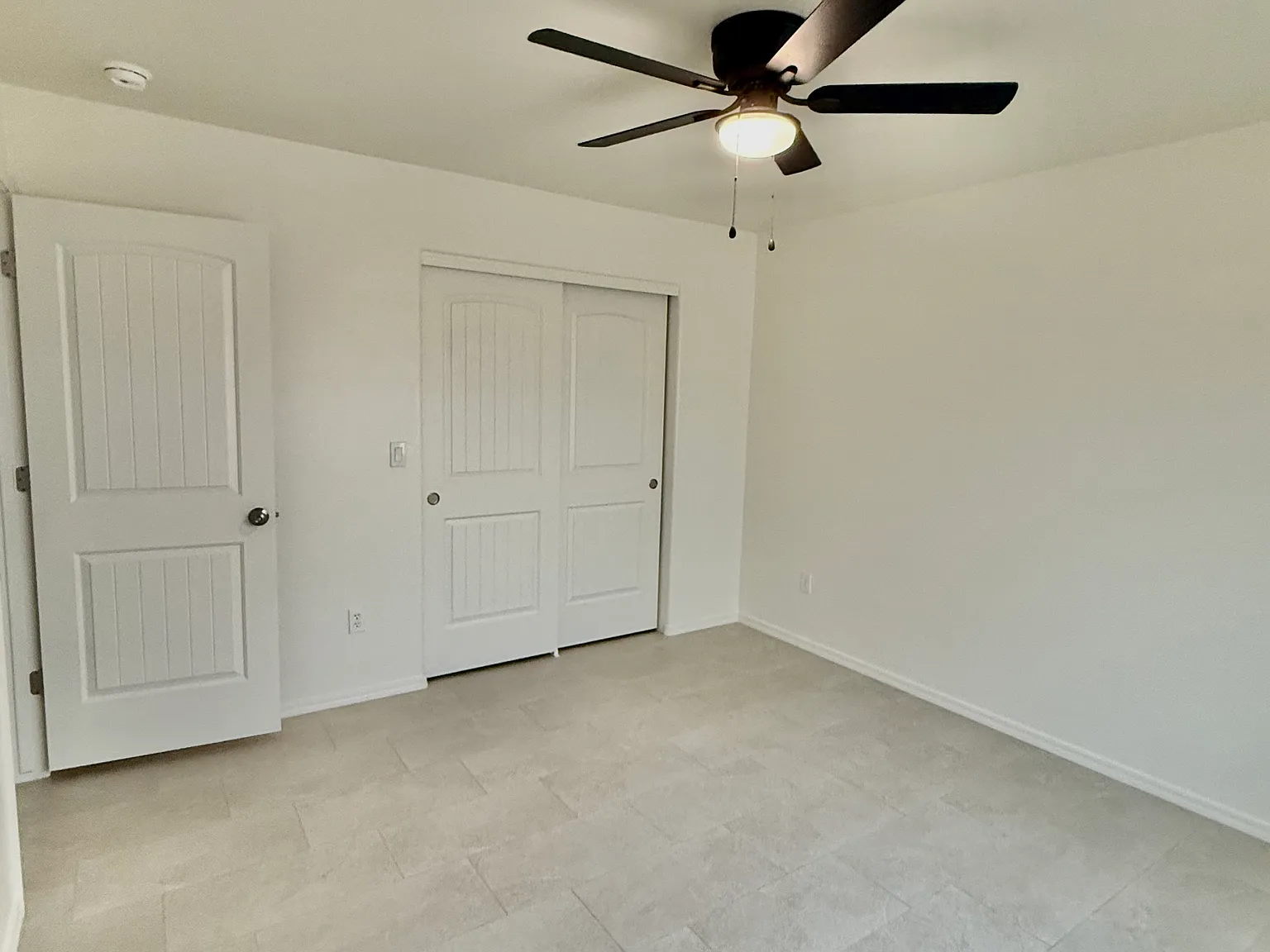 2 bed, 850 sqft, $1,400 — Photo 2