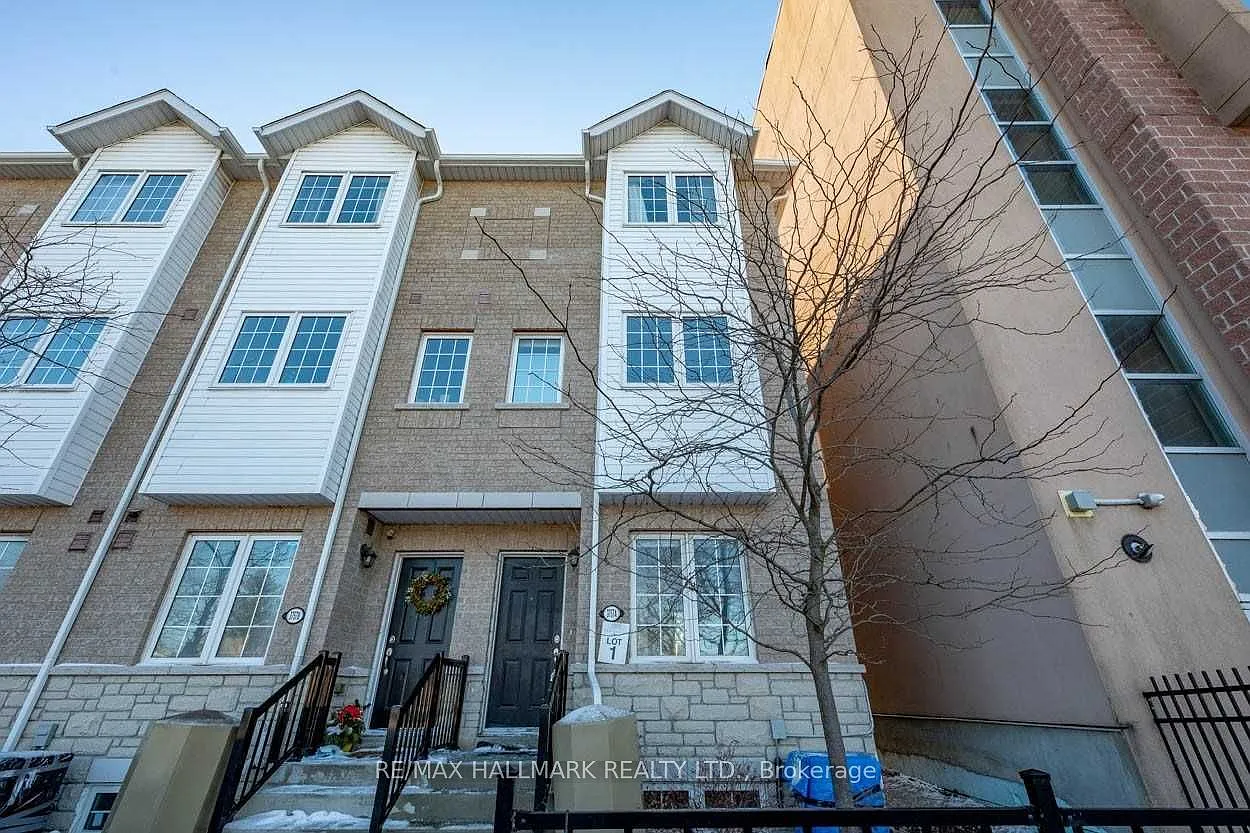 4 bed, $3,350 — Photo 1