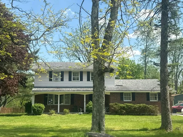 5 Burton Rd, Swiftwater, PA 18370