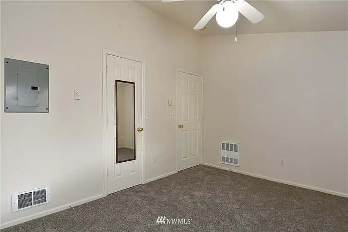 9402 Linden Ave N #B — Photo 14