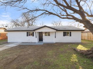820 Hallvale Dr, White Settlement, TX 76108