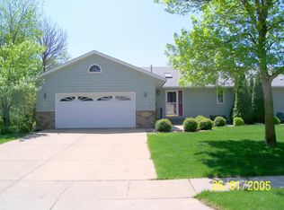 1010 W Main St, Vermillion, SD 57069