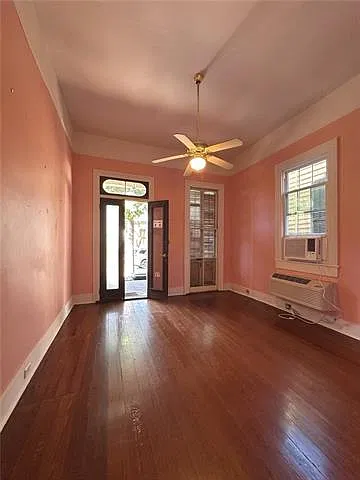 2 bed, 1.0 bath, 900 sqft, $1,600 — Photo 2