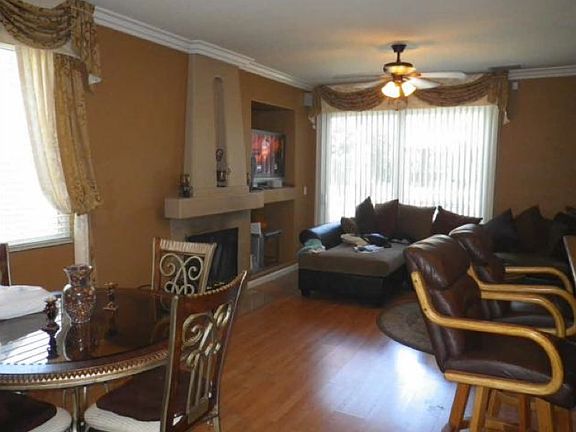5th image of 3856 Saintsbury Dr