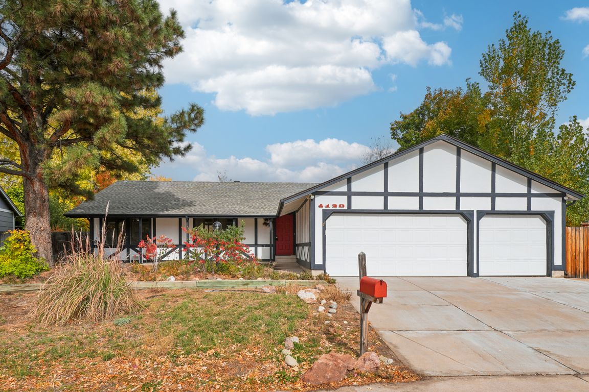 S Olathe Way-S2810-001.jpg