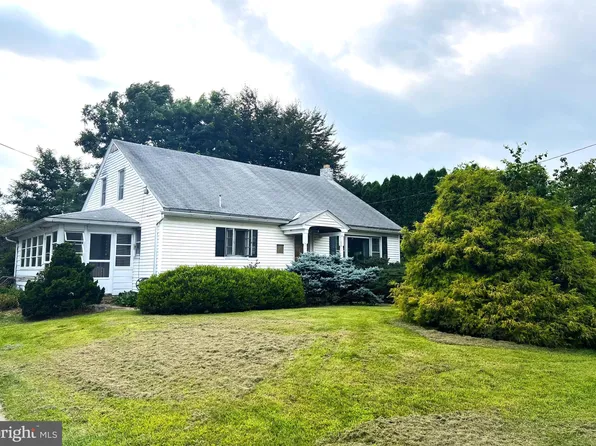 11 Crystal Cave Rd, Kutztown, PA 19530