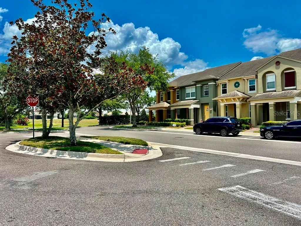 3 bed, 2.5 bath, 1724 sqft, $2,700 — Photo 4