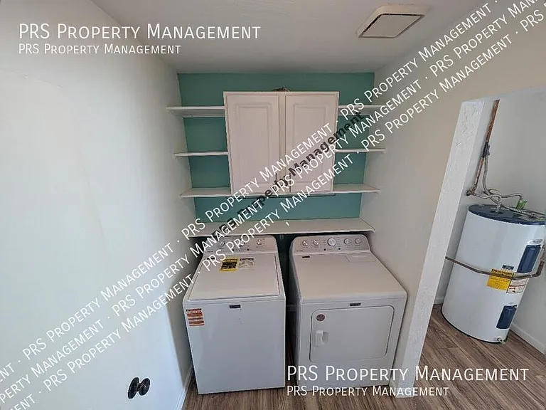 2207 W Monroe St — Photo 16