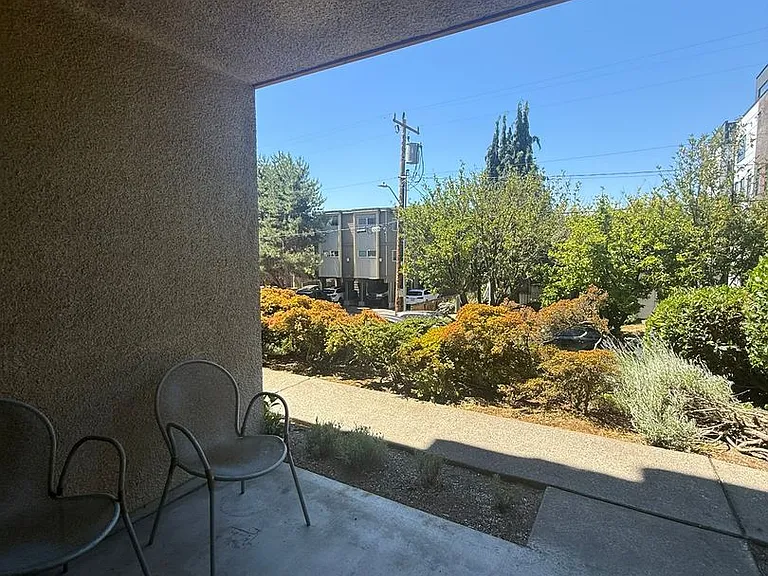 2026 Yale Ave E — Photo 10