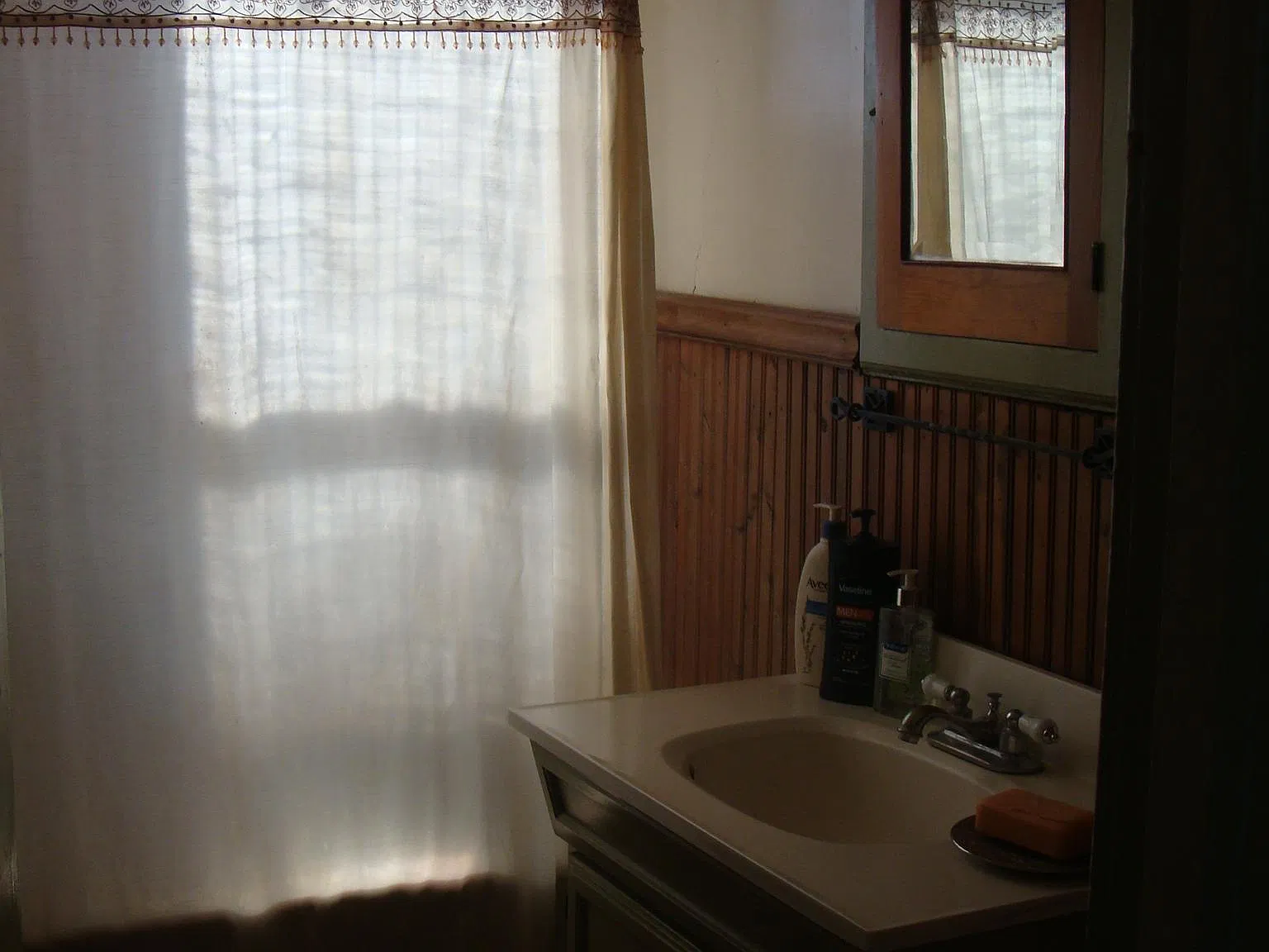 2 bed, 1300 sqft, $2,100 — Photo 3