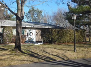 422 Bryantville Ct, Warwick, RI 02886