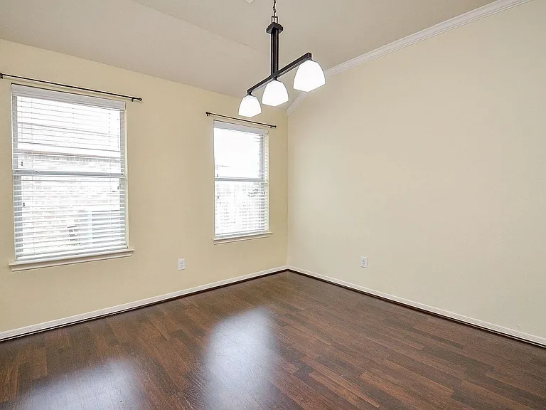 24718 Cobble Canyon Ln — Photo 4