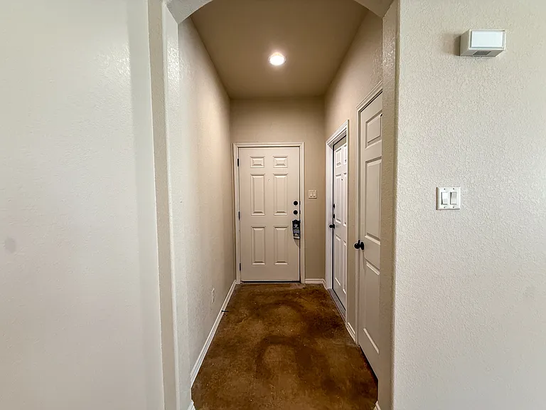 342 Emma Dr #2-1 — Photo 2