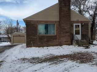 215 1st St SW, Buffalo Center, IA 50424