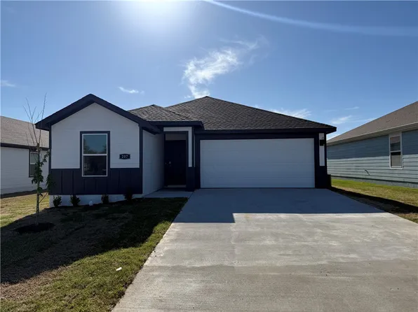207 NW Granny Smith St, Gentry, AR 72734