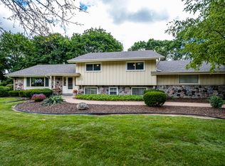 13265 Lee Ct, Elm Grove, WI 53122