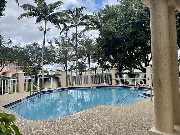 2nd image of 8835 S Isles Cir