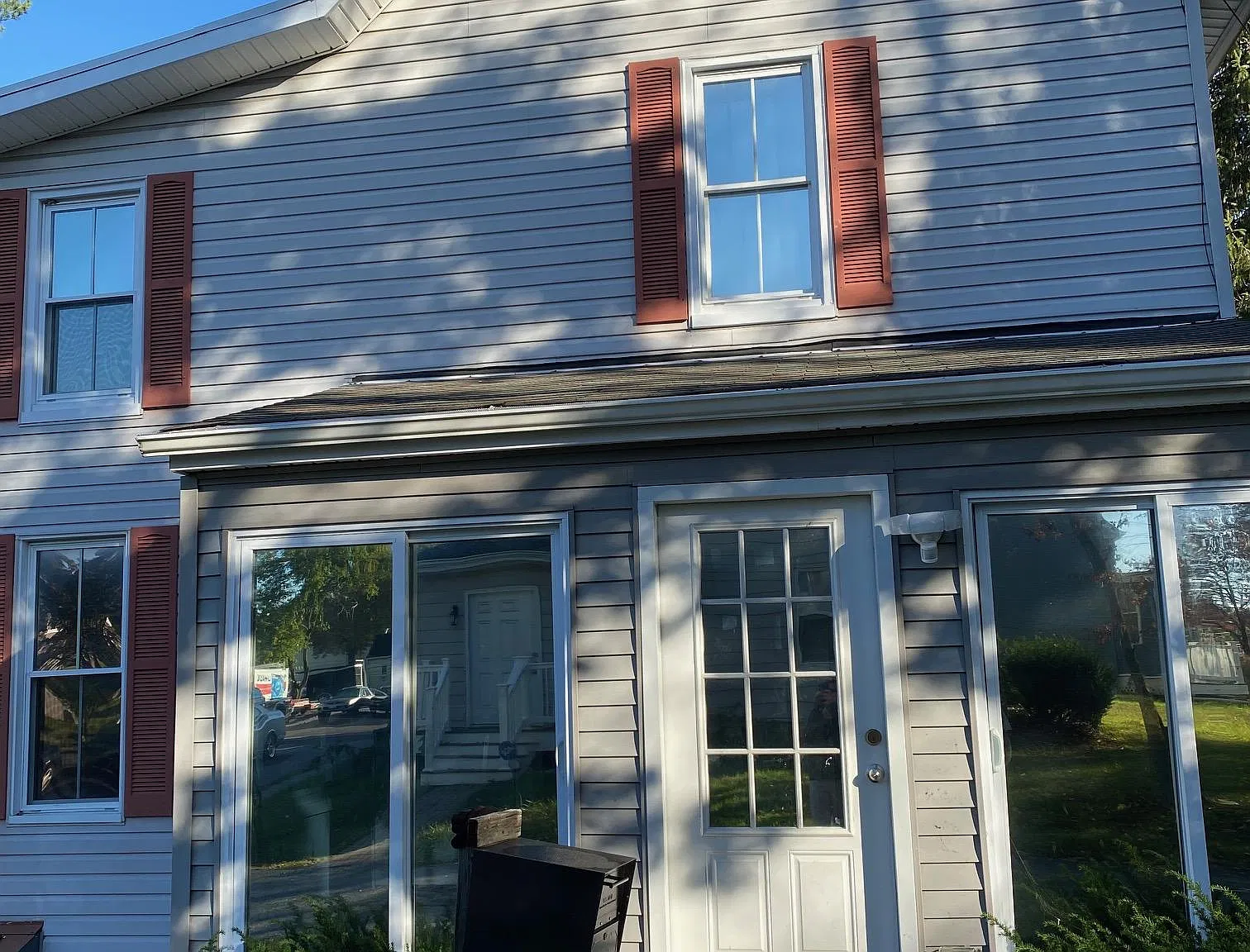 3 bed, $750 — Photo 1