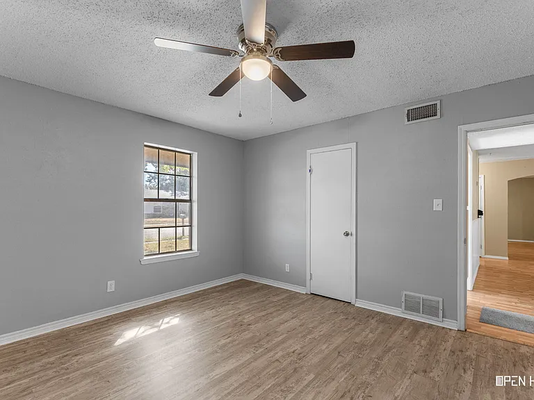 216 Dirks Dr — Photo 22