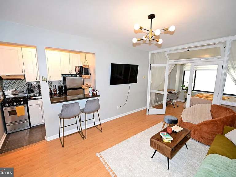 1 Scott Cir #515 — Photo 7