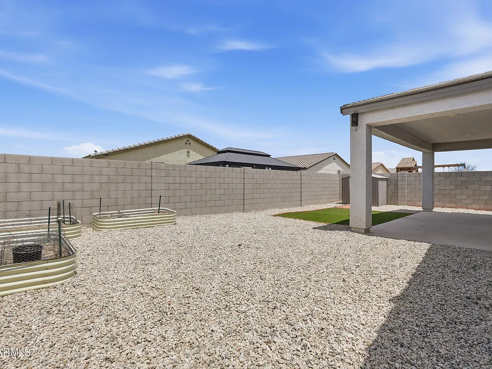 1692 W Aztec Dr
