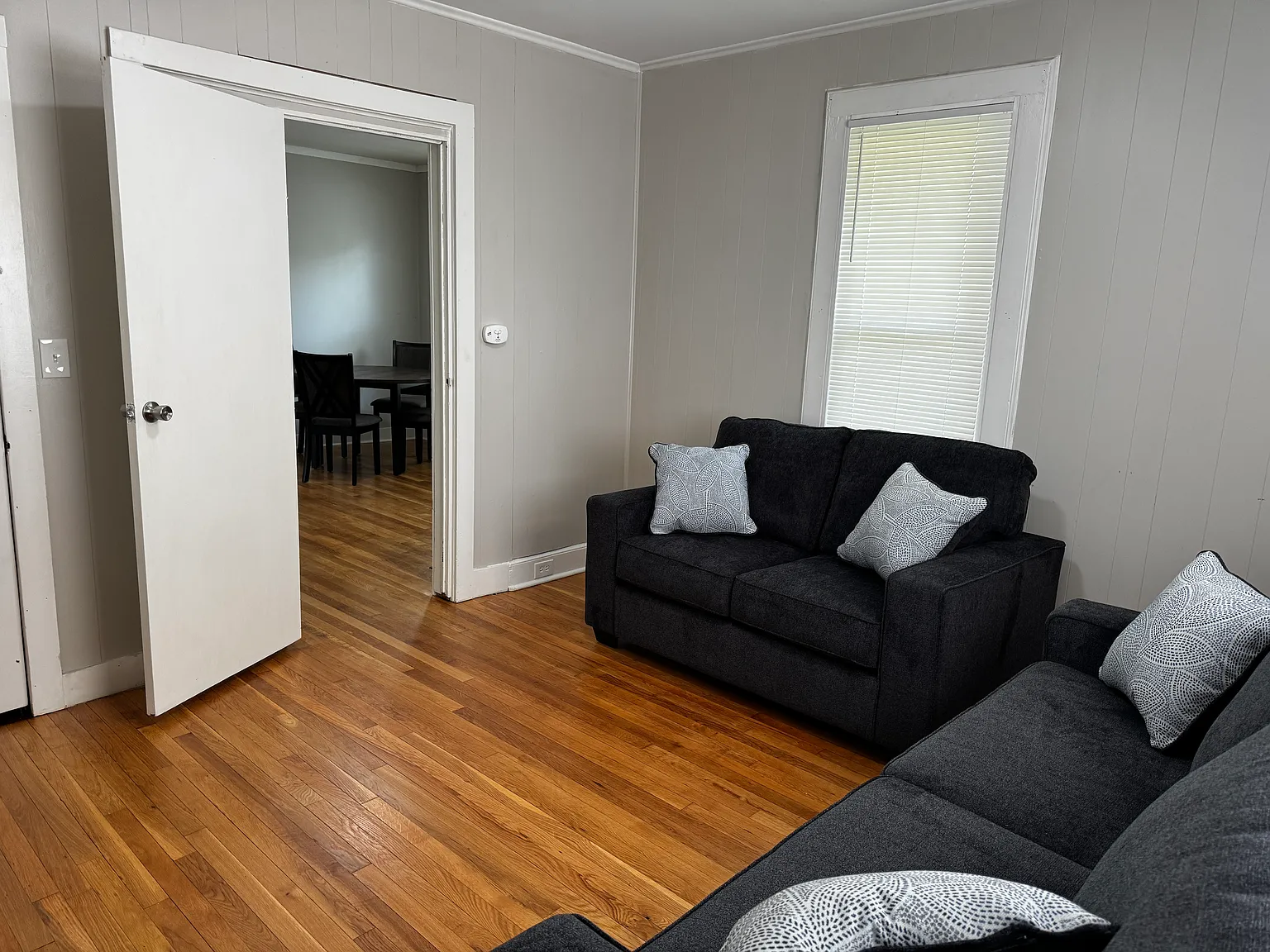 2 bed, 1200 sqft, $1,650 — Photo 3