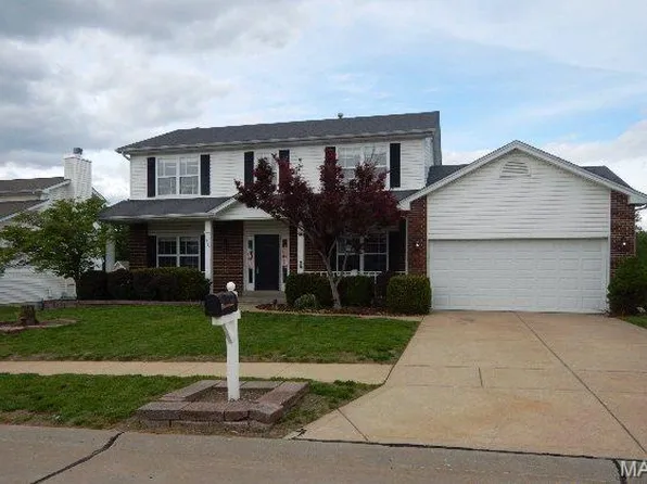 3335 Hampton Xing, Saint Charles, MO 63303
