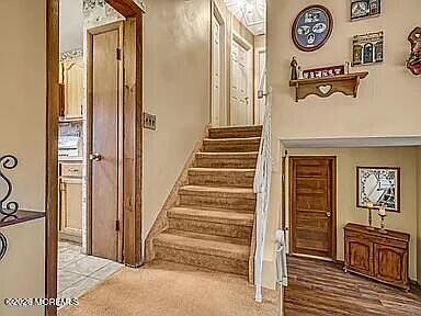 3rd image of 1004 Woodlane Road