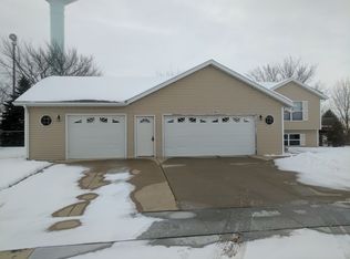 3822 11th Ave SW, Rochester, MN 55902