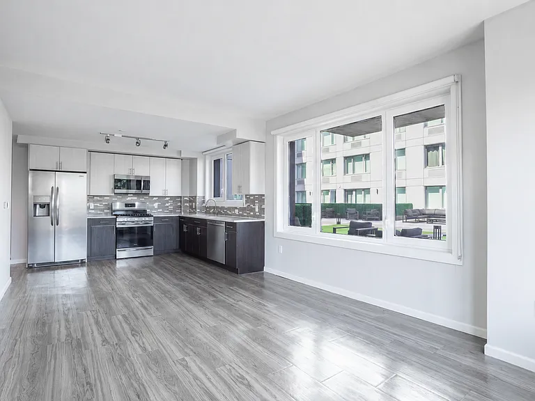17802 Hillside Ave #309 — Photo 7