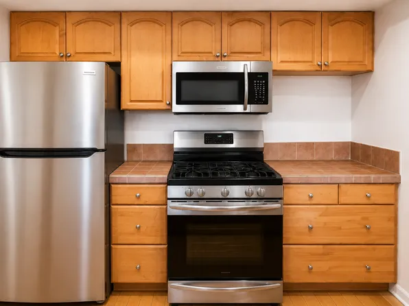 7307 Haskell Ave APT 4, Van Nuys, CA 91406