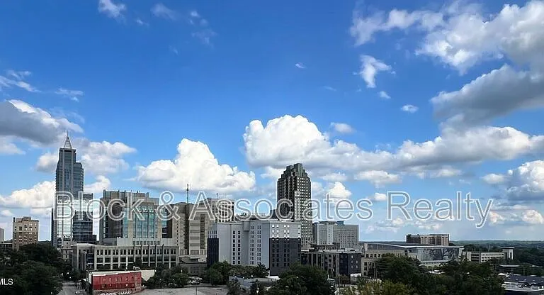 210 E Davie St — Photo 40