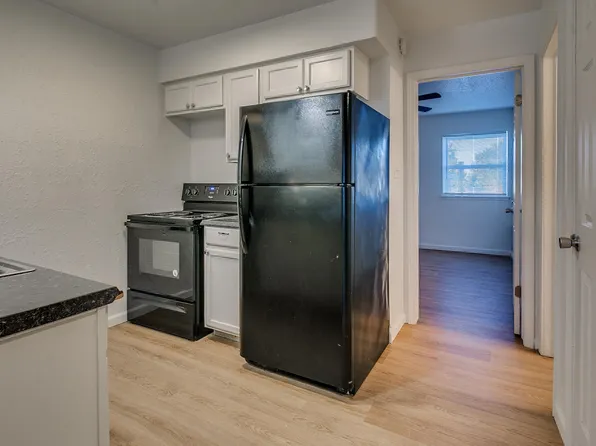 Northwood Apartments, 900 E Wayne St #Acc8ce314, Edmond, OK 73034