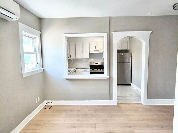 5th image of 187-189 3rd Ave #1