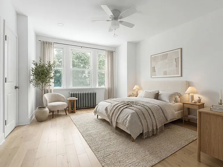5461 W Berks St #B — Photo 12