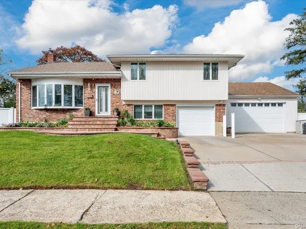 47 Damin Drive, Farmingdale, NY 11735