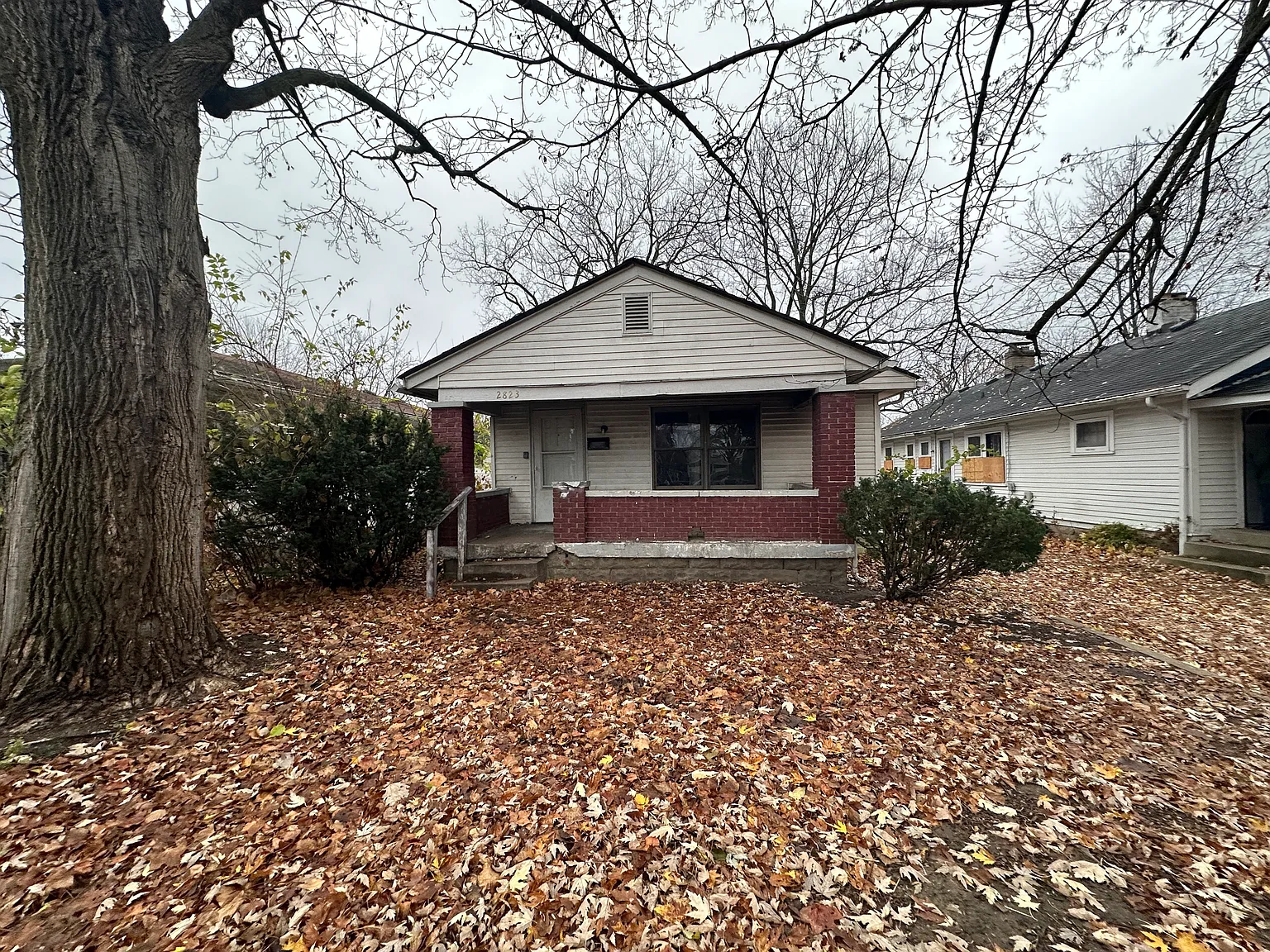 2823 N Chester Ave photo 1