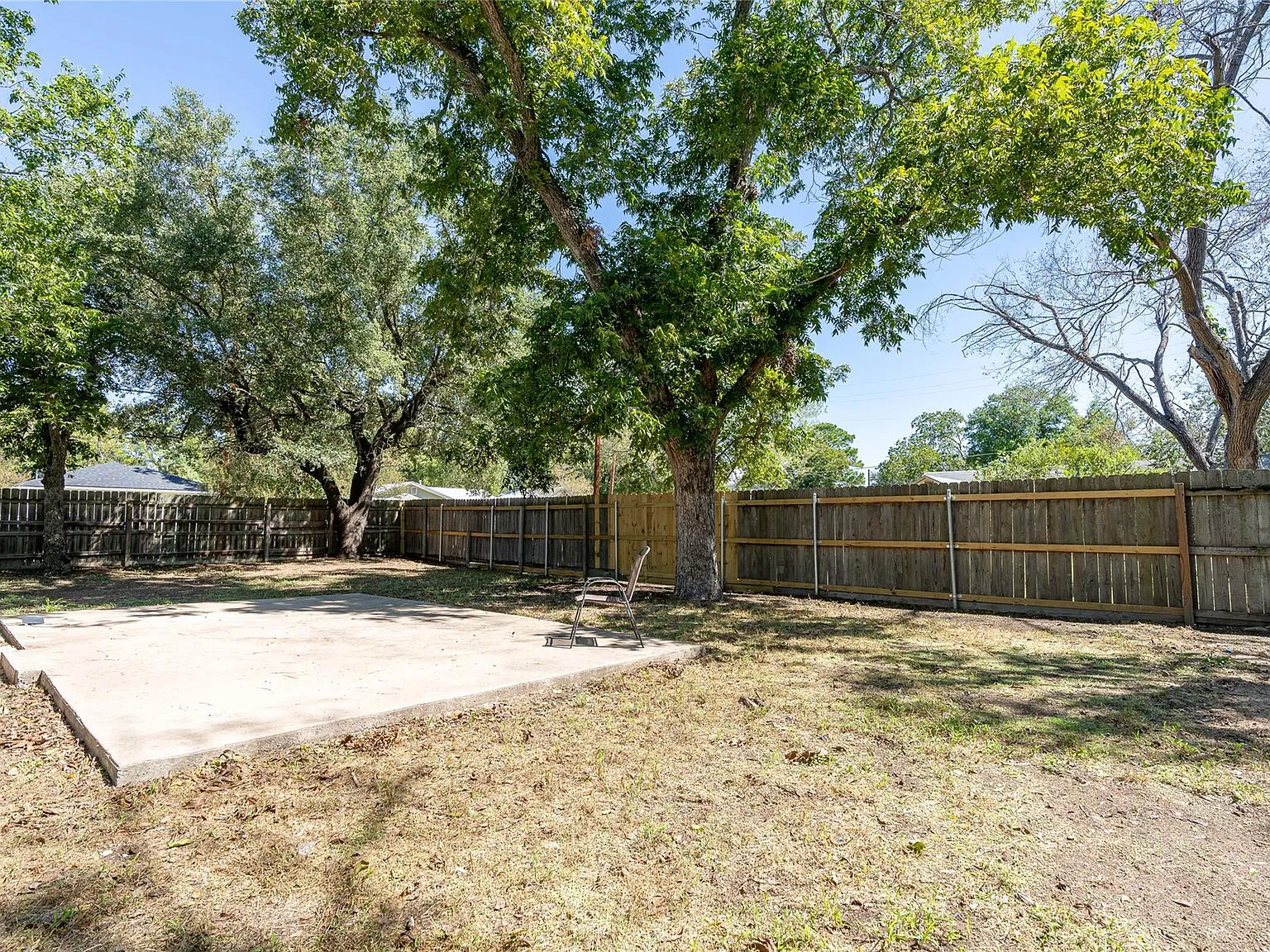 2 bed, 1.0 bath, 746 sqft, $850 — Photo 3