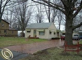 21184 Flanders St, Farmington Hills, MI