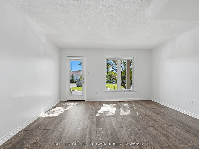 2563 Longfields Dr — Photo 15