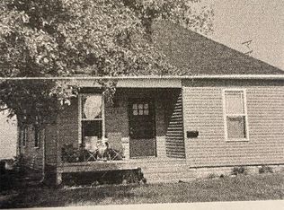 1712 12th St, Charleston, IL 61920