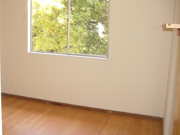 4th image of 1541 Oxford St #2BR1