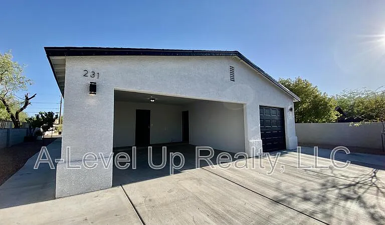 231 W 28th St — Photo 3