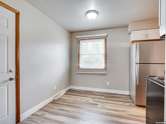 2nd image of 1500 E Pershing St #1502
