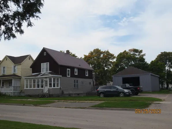 808 Augusta St, Sault Sainte Marie, MI 49783