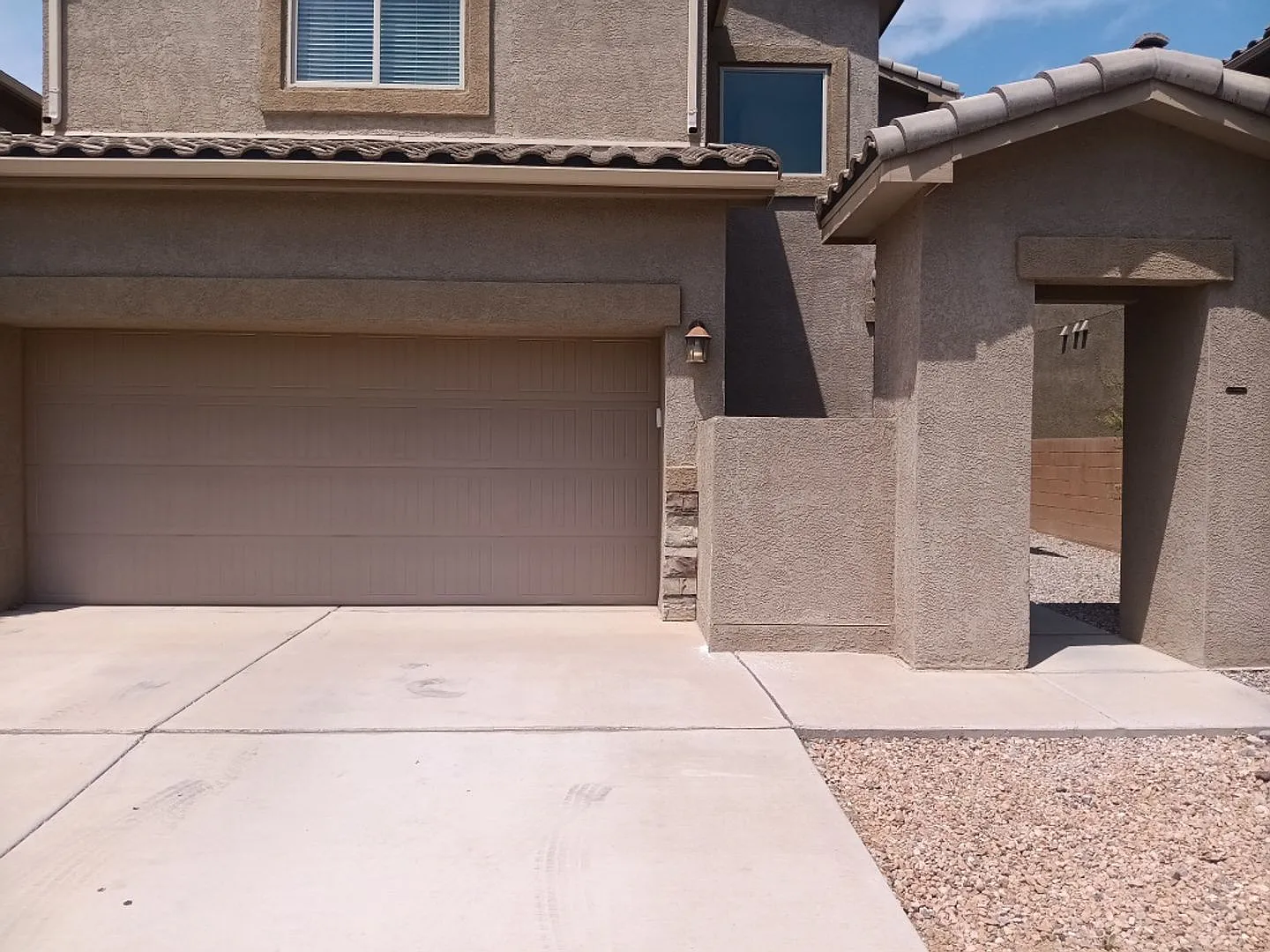 3 Bedroom, 2.5 Bathroom Home! Schedule a Showing! — Photo 1