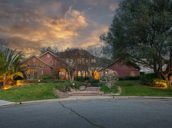 10198 N Spanish Bay Dr, Fresno, CA 93720