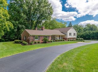 3800 Stoneyridge Dr, Dayton, OH 45429