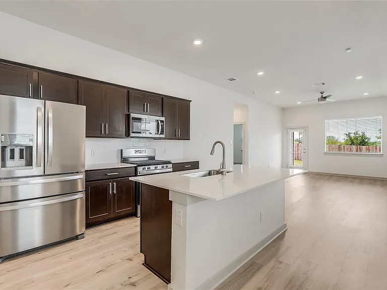 341 Wilshire Rd — Photo 3